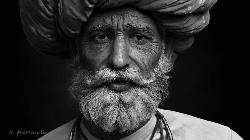 faceCloseup01_B&W_Final1