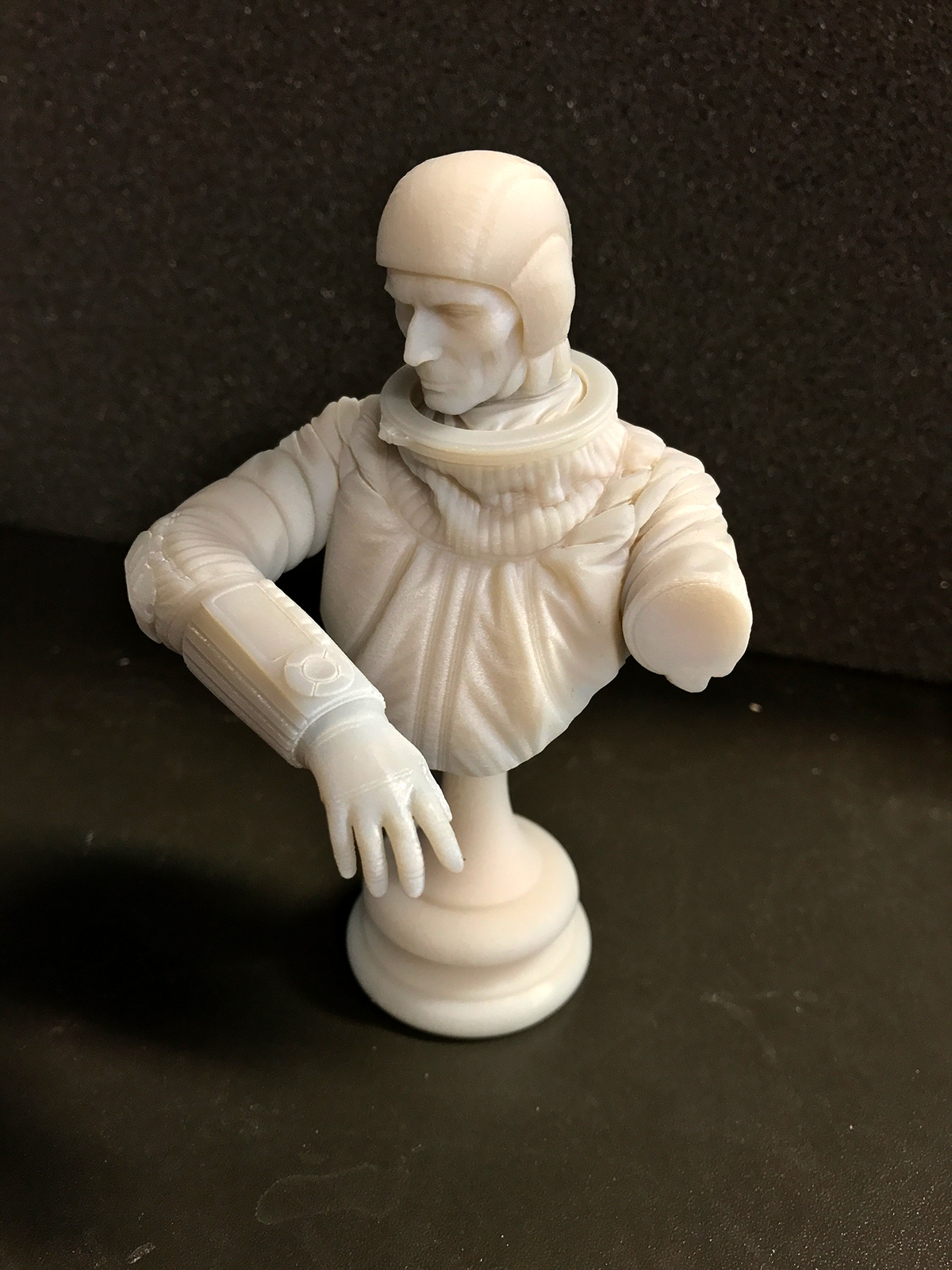 SpacemanBust_print_03.jpg