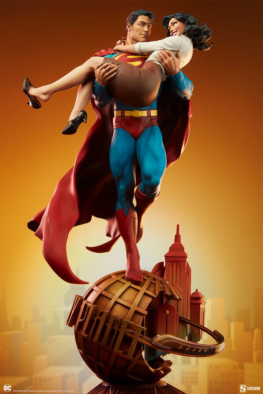 superman-and-lois-lane-diorama_dc-comics_gallery_64344486a56a9