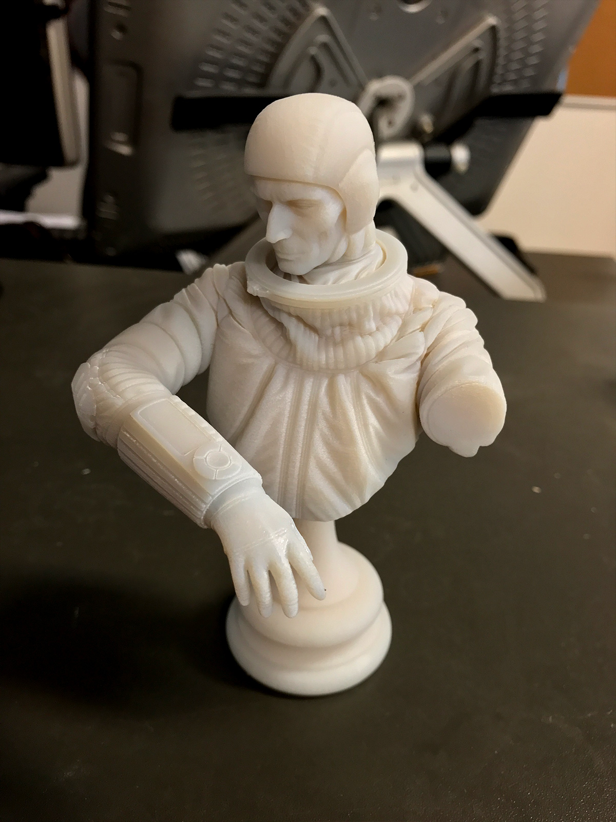 SpacemanBust_print_05.jpg