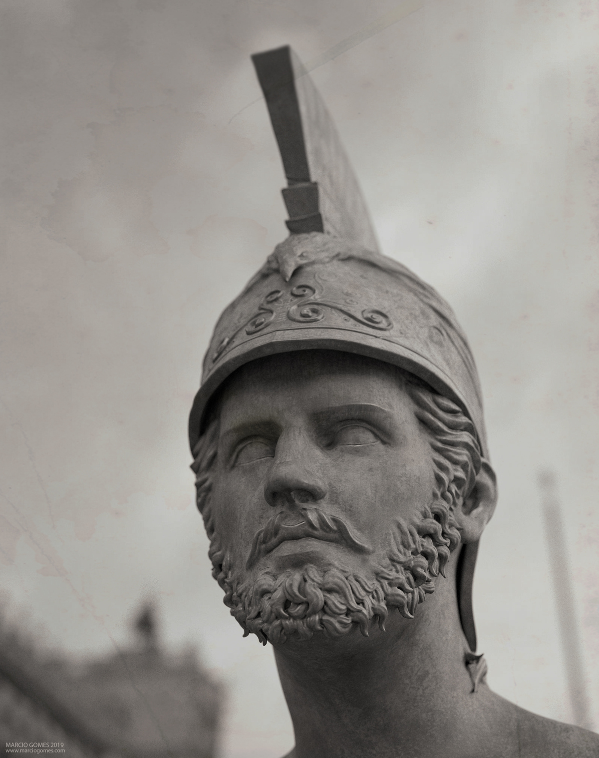 bronze_statue_sculpting_photo1_BW