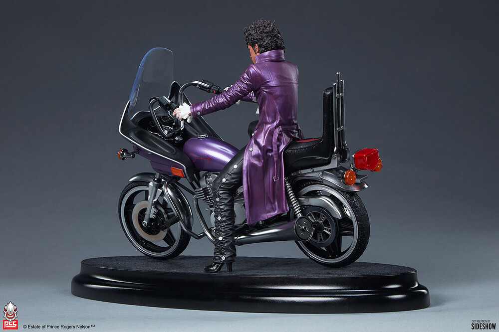 julio-cesar-benavides-macias-prince-statue-gallery-6178a41b397f9