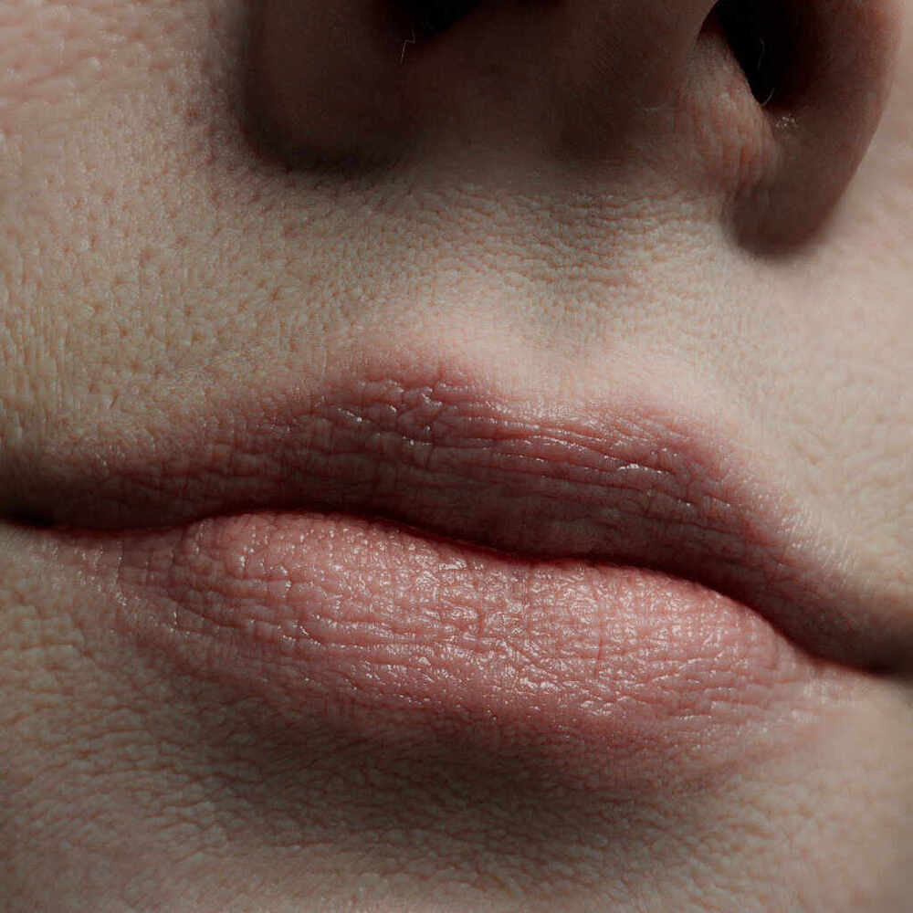 ariana pores  by vahid ahmadi  lips1