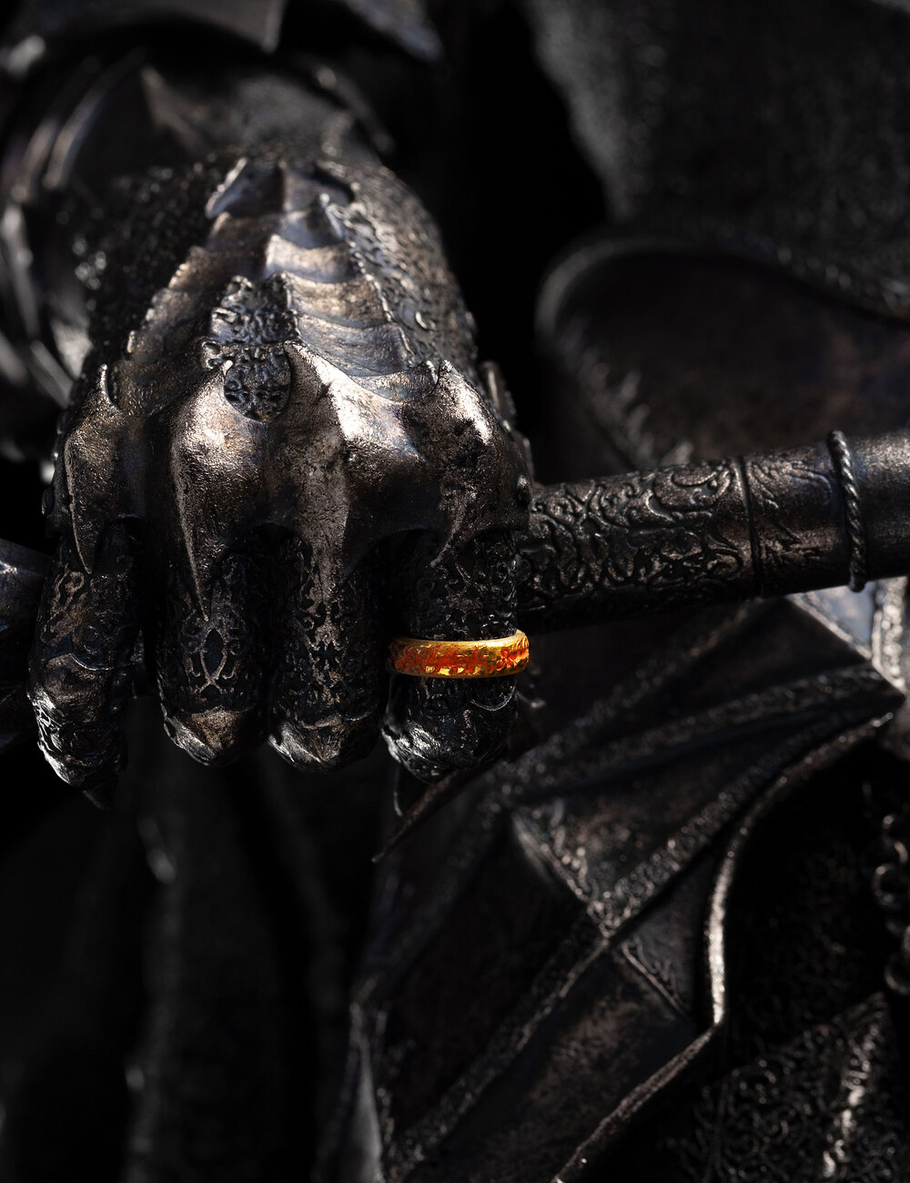 86-01-03271_LOTR_Sauron_013