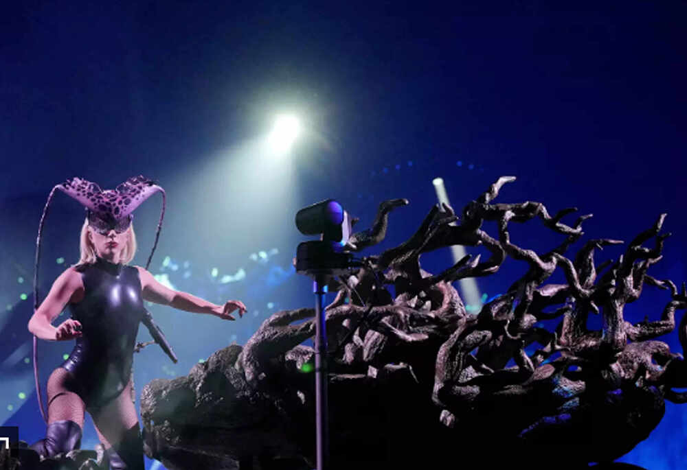 tortured-tree-GAGA-2022