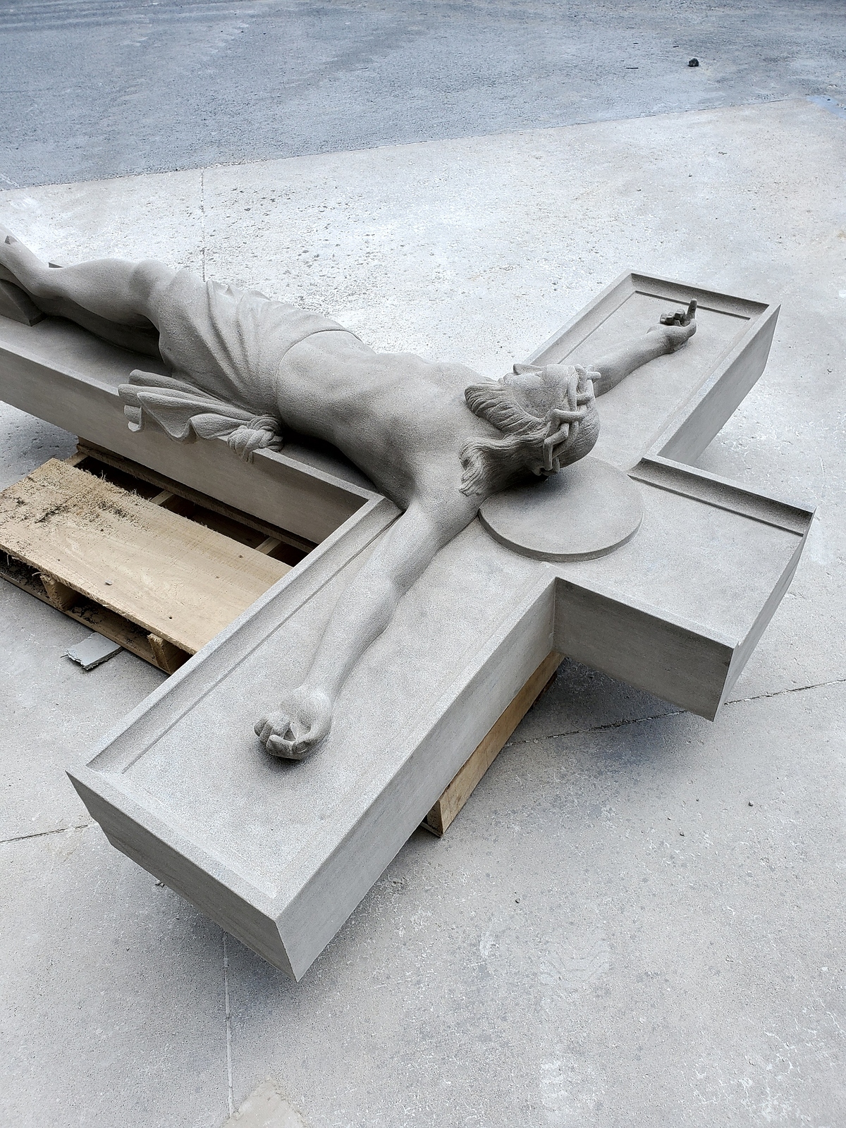 Crucifix 4