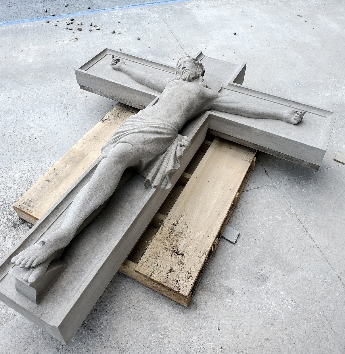 Crucifix 3