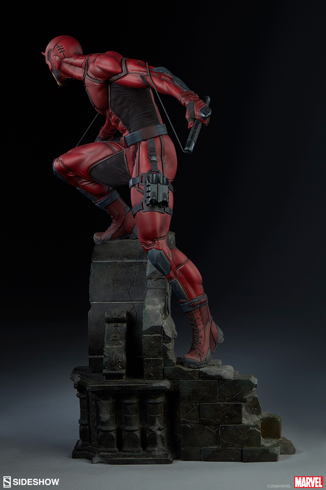 marvel-daredevil-premium-format-figure-sideshow-300539-07.jpg