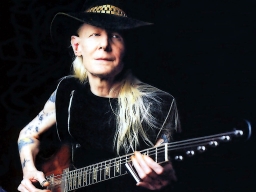 JohnnyWinter.jpg