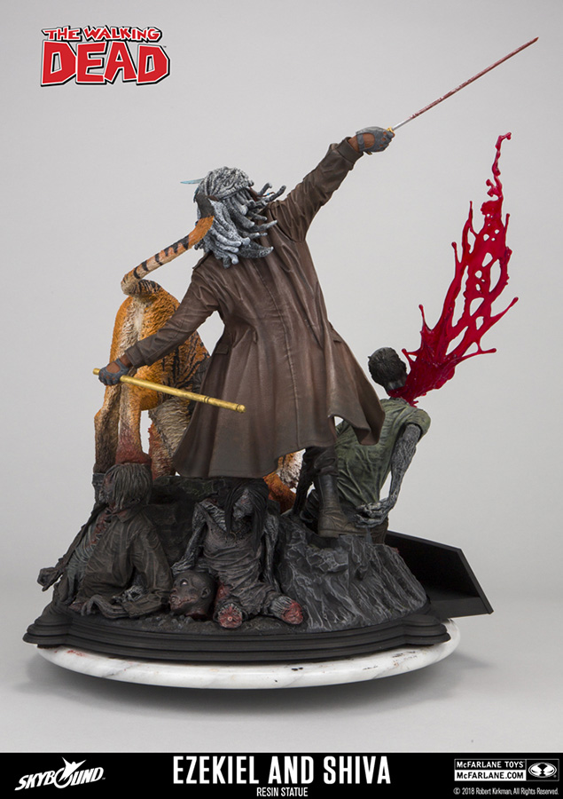 04_TWD_EZEKIEL_SHIVA_McFarlane-Statue.jpg