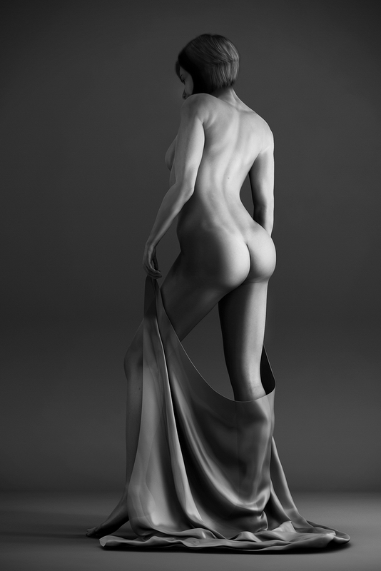 Female Figure Study Cloth (BW).jpg