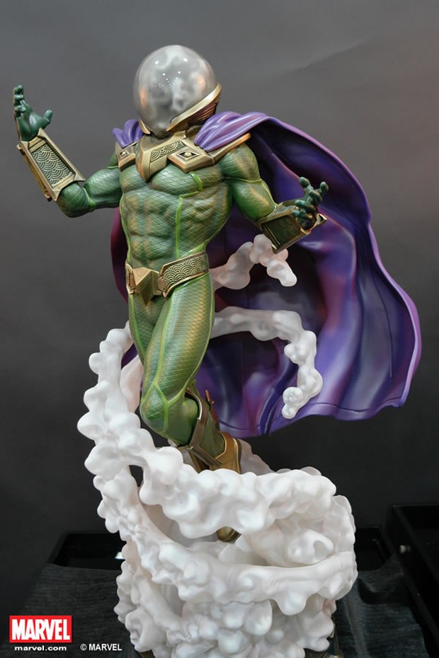 xm_studios_mysterio_statue_3-620x930.jpg
