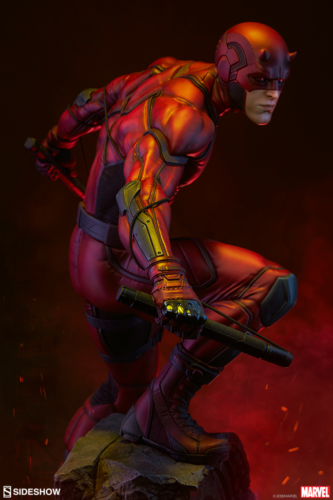 marvel-daredevil-premium-format-figure-sideshow-300539-02.jpg