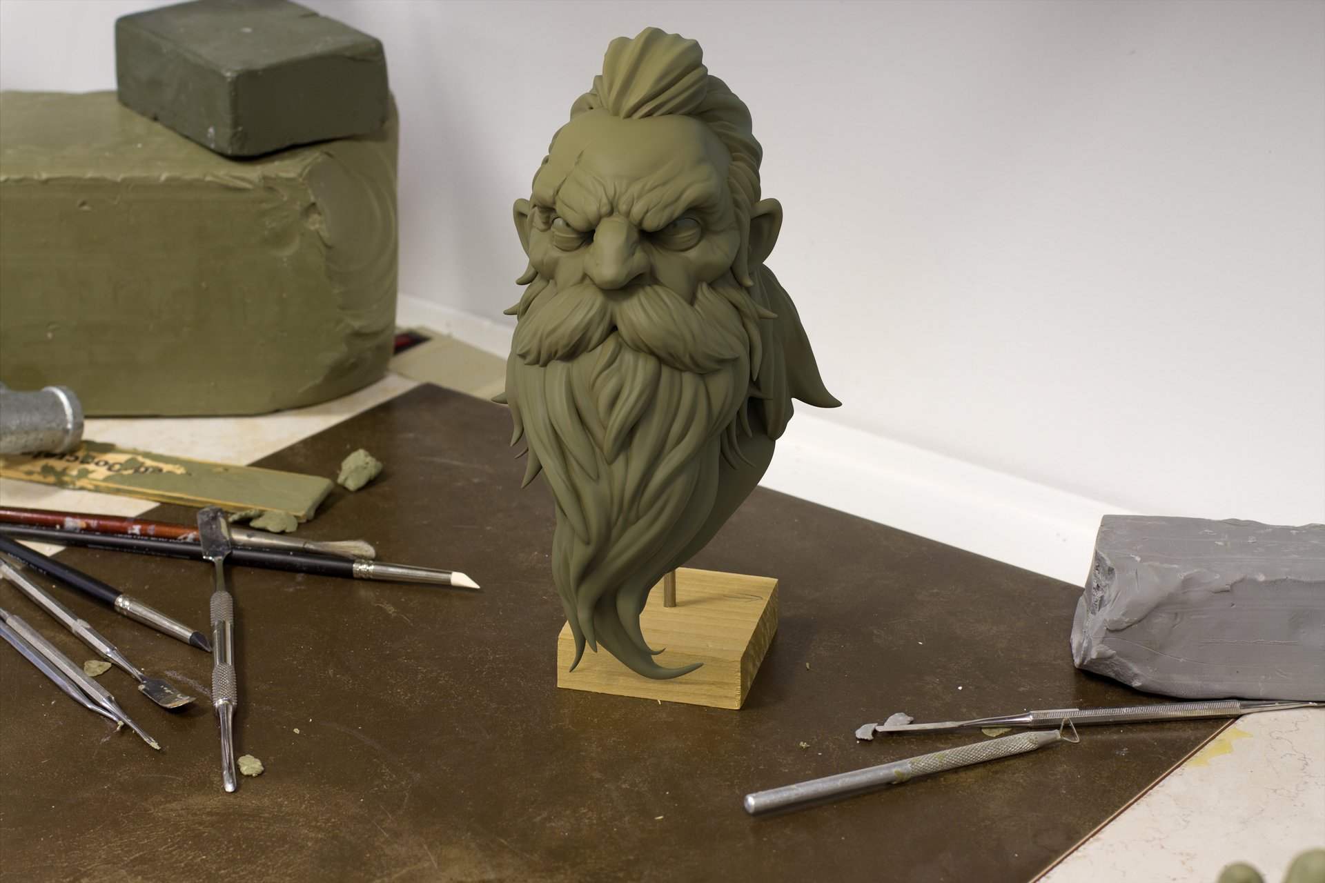 leslie-van-den-broeck-dwarf.jpg