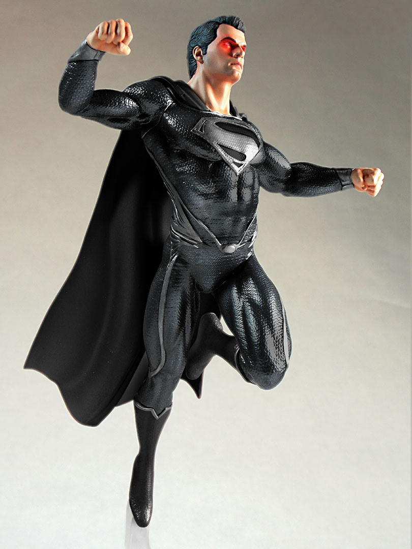 MoS_Superman_MOCK_01_BLACK_SUIT.jpg