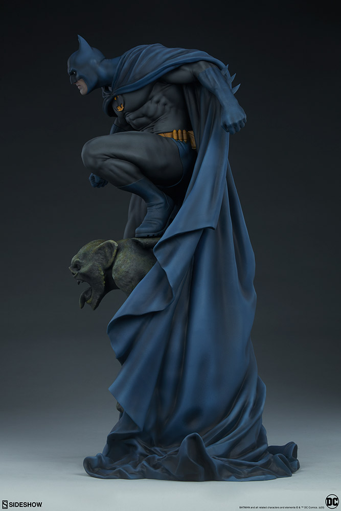 Batman-Premium-Format-Figure-4