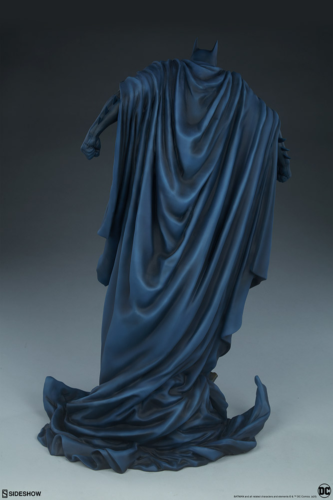 Batman-Premium-Format-Figure-5