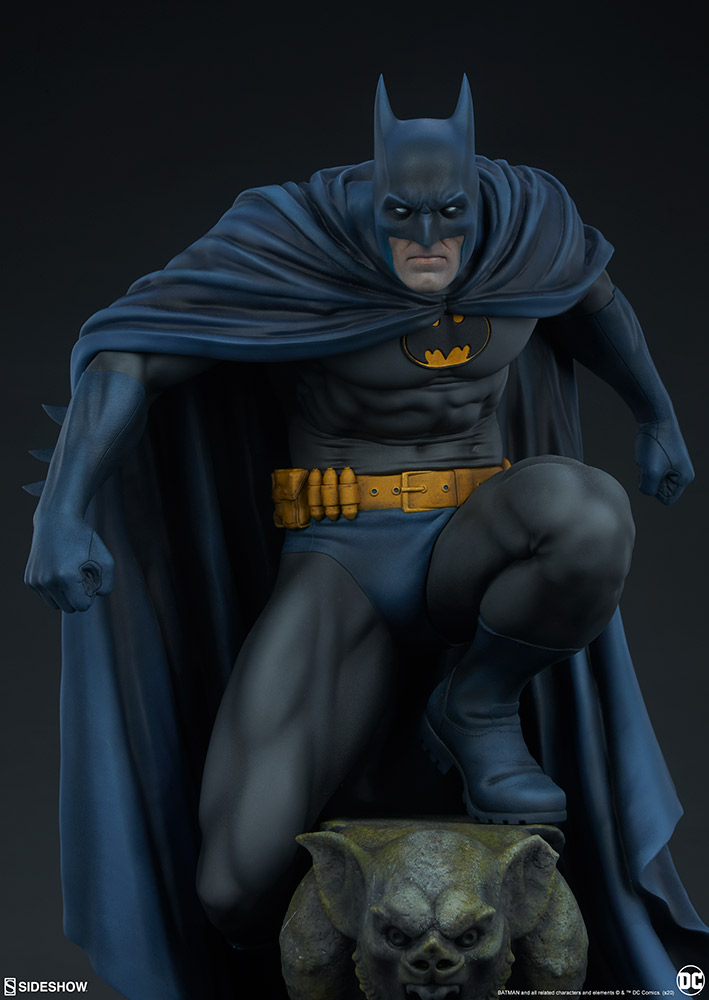 Batman-Premium-Format-Figure-9