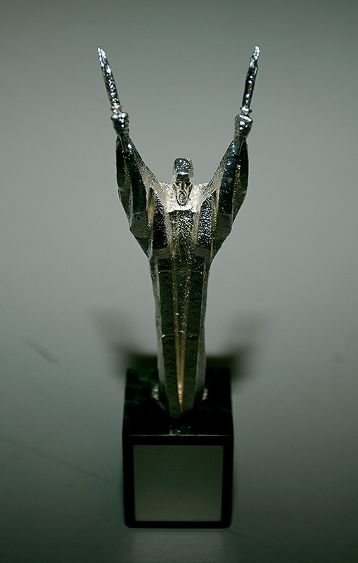 silverstatuegk3.jpg