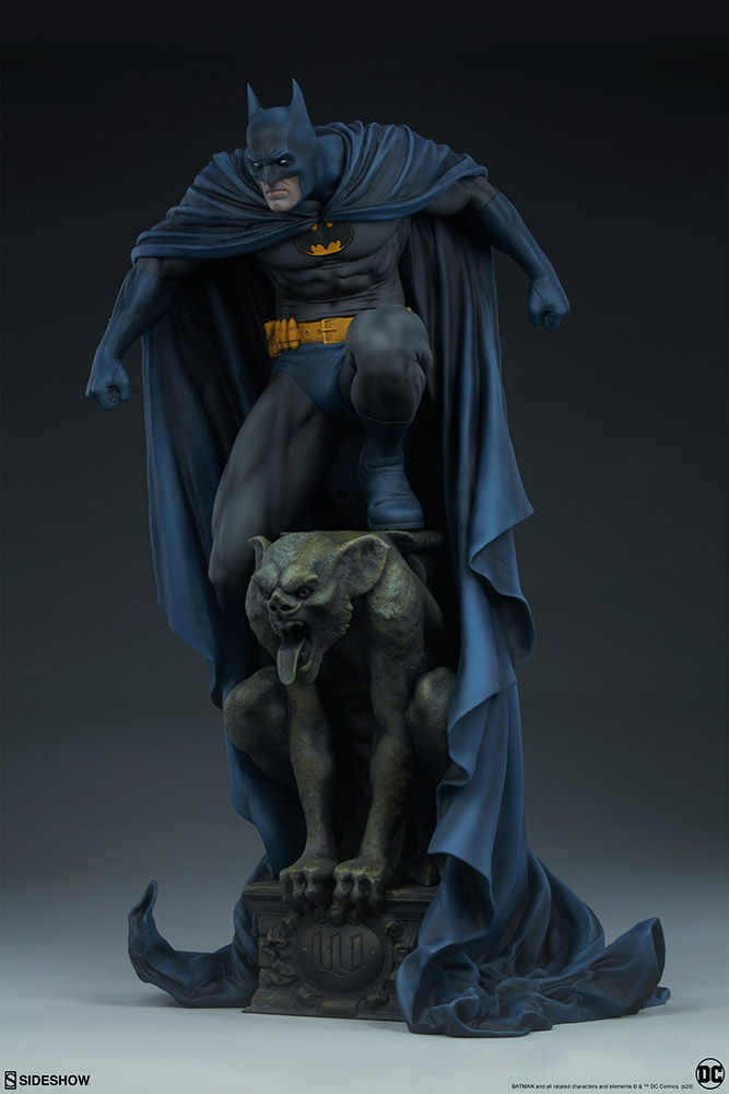 Batman-Premium-Format-Figure-3