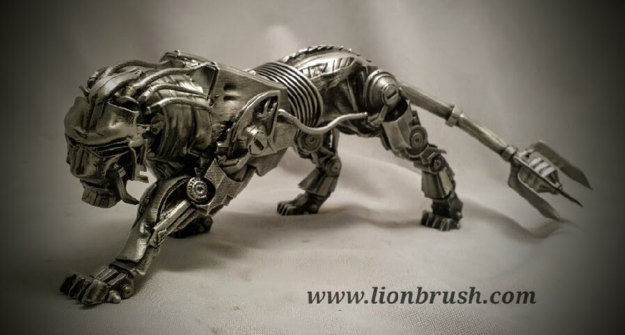 MetalRobobeast1_haj@lionbrush.jpg